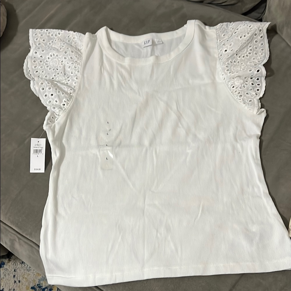 🆕Gap White Eyelet Sleeve Top